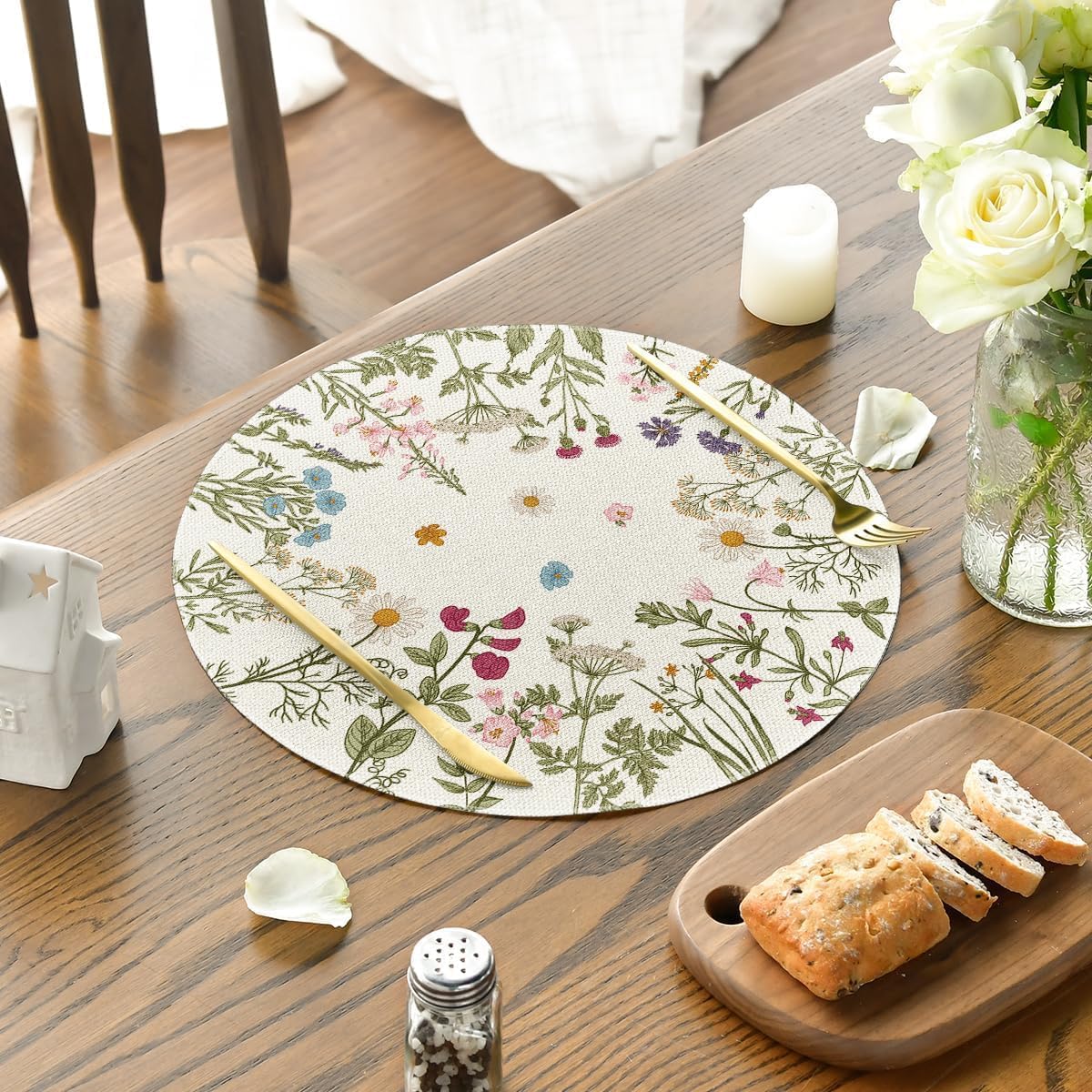 Round Placemats Set of 4, 14 Inch Quilted Cloth Table Mats for Dining Table Decoration, Antique Herbs Wild Flowers Lace Mats, Washable Fabric Place Mats for Indoor and Outdoor Use